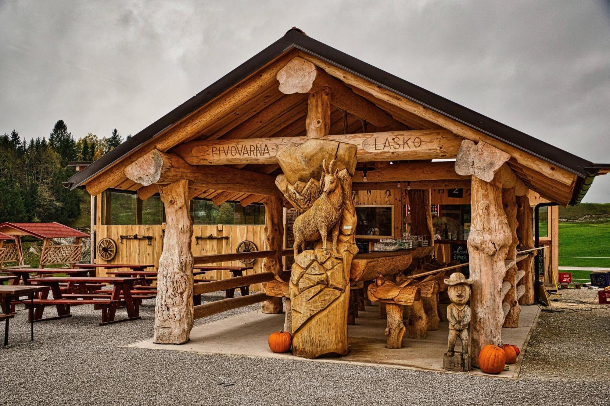 Luxury Ana With Hot Tub Visnja Gora