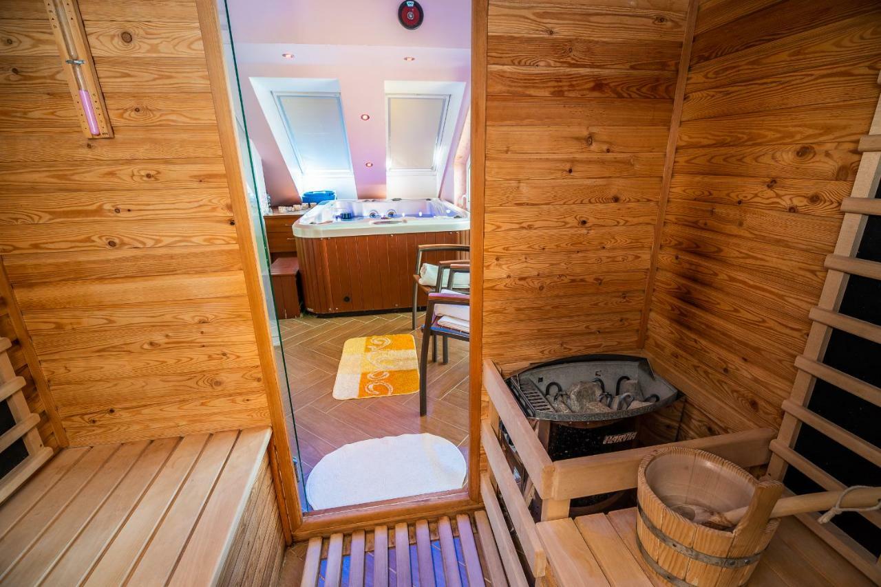 Dom wakacyjny Luxury Ana With Hot Tub *